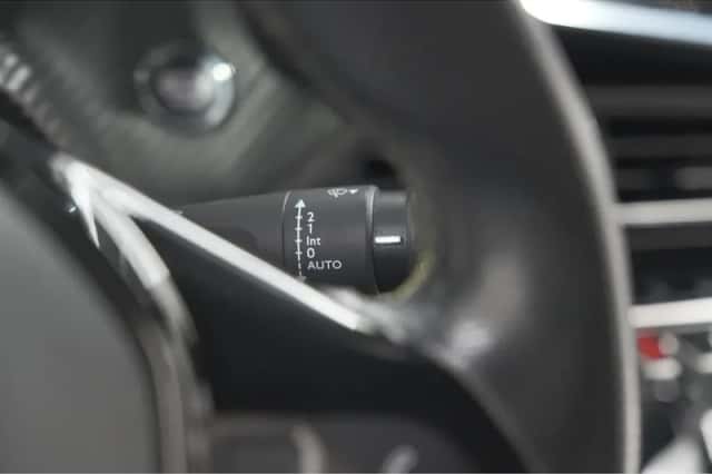 Peugeot 2008 (2020) thumbnail 33