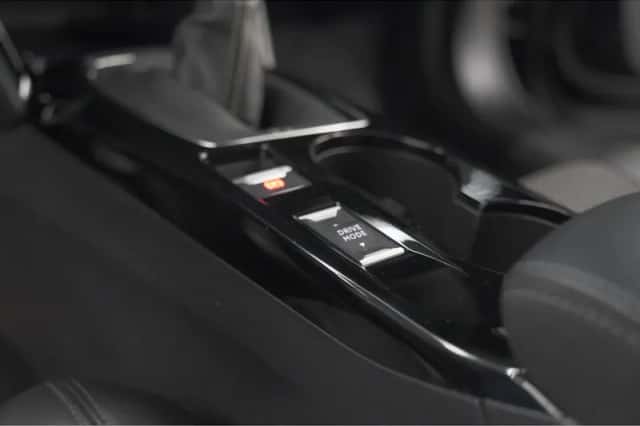 Peugeot 2008 (2020) thumbnail 38