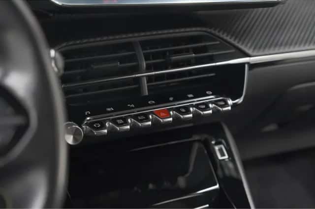 Peugeot 2008 (2020) thumbnail 42