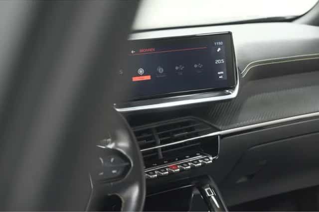 Peugeot 2008 (2020) thumbnail 45