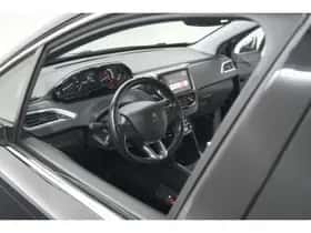 Peugeot 208 (2018) thumbnail 2