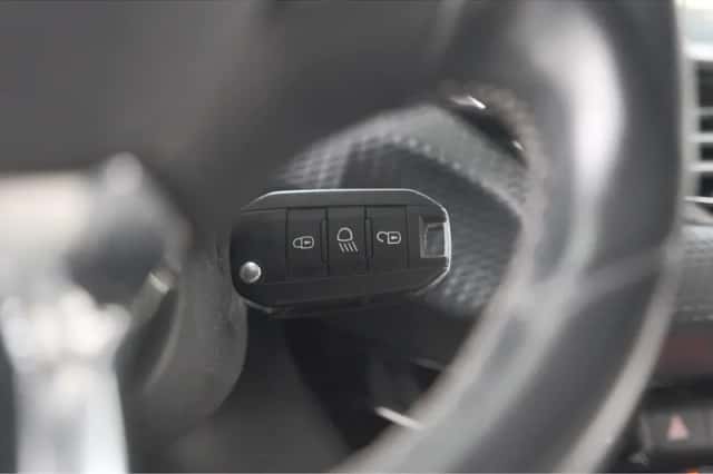 Peugeot 208 (2018) thumbnail 13