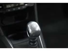 Peugeot 208 (2018) thumbnail 38