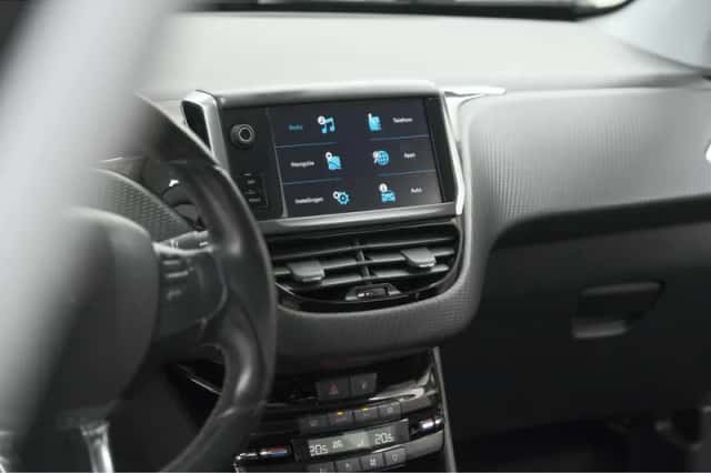 Peugeot 208 (2018) thumbnail 61