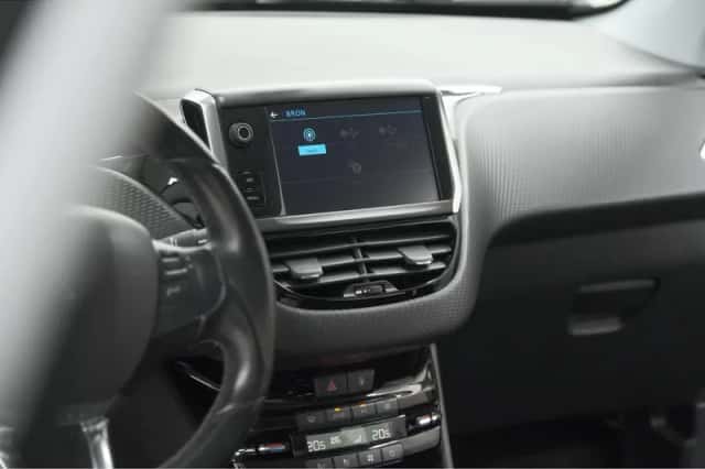 Peugeot 208 (2018) thumbnail 63