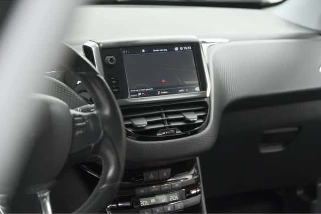 Peugeot 208 (2018) thumbnail 65