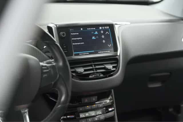 Peugeot 208 (2018) thumbnail 68