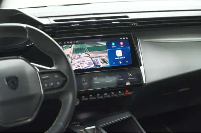 Peugeot 308 (2021) thumbnail 3