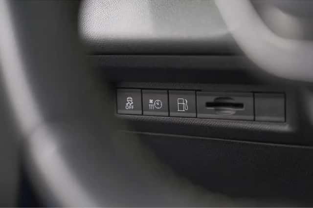 Peugeot 308 (2021) thumbnail 40