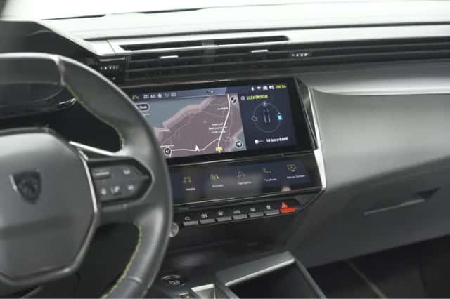 Peugeot 308 (2021) thumbnail 50