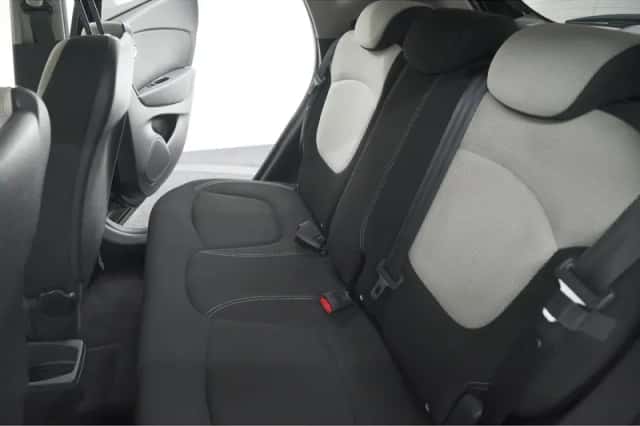 Renault Captur (2017) thumbnail 23