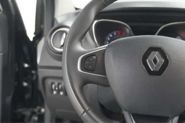 Renault Captur (2017) thumbnail 25