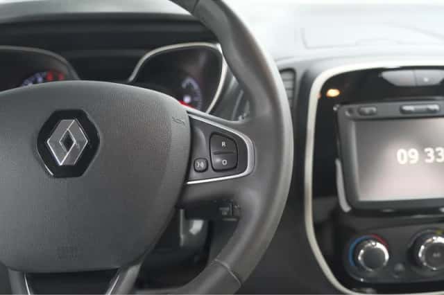 Renault Captur (2017) thumbnail 26