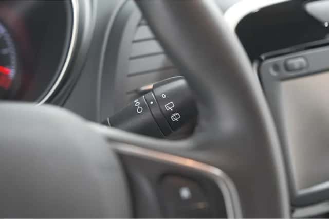 Renault Captur (2017) thumbnail 28