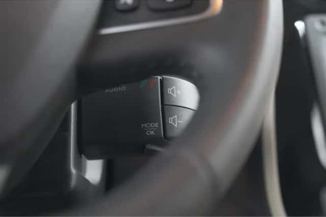 Renault Captur (2017) thumbnail 30