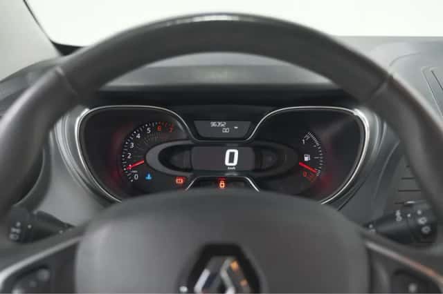 Renault Captur (2017) thumbnail 31