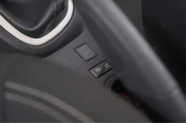 Renault Captur (2017) thumbnail 34