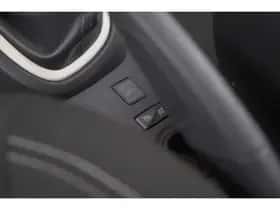 Renault Captur (2017) thumbnail 34