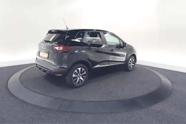 Renault Captur (2017) thumbnail 5