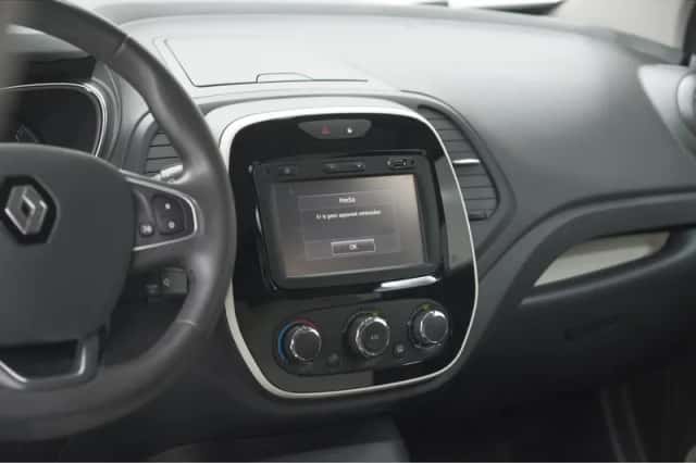 Renault Captur (2017) thumbnail 41