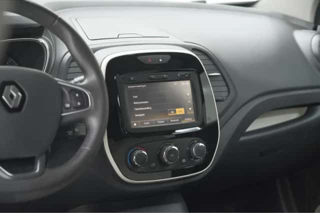 Renault Captur (2017) thumbnail 45