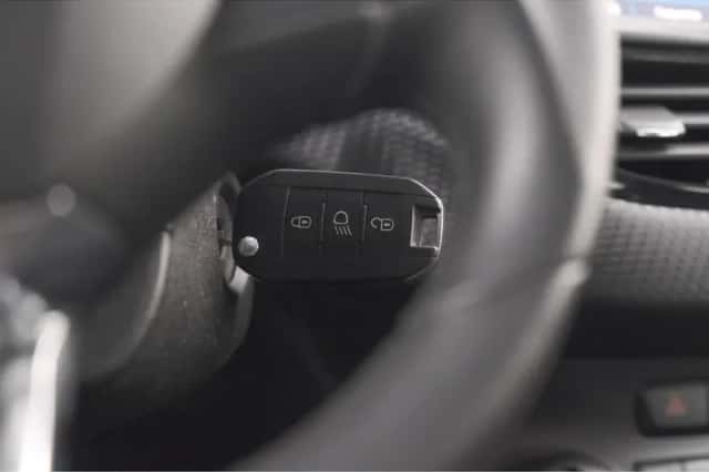 Peugeot 2008 (2018) thumbnail 12