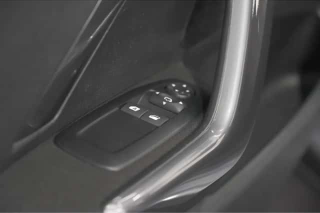 Peugeot 2008 (2018) thumbnail 17