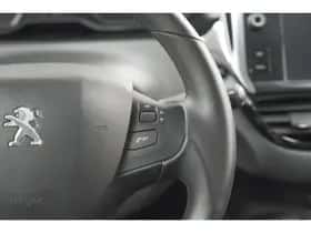 Peugeot 2008 (2018) thumbnail 24