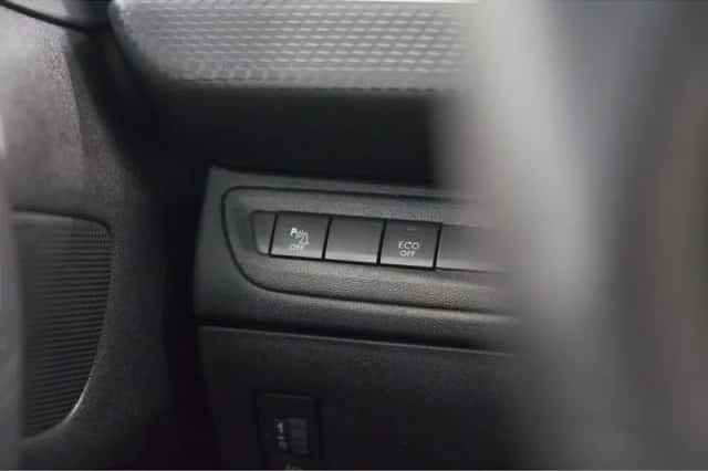 Peugeot 2008 (2018) thumbnail 28