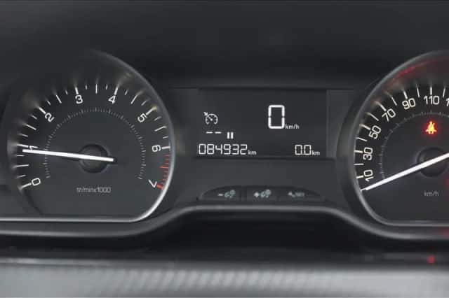 Peugeot 2008 (2018) thumbnail 30