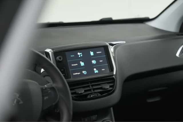 Peugeot 2008 (2018) thumbnail 35