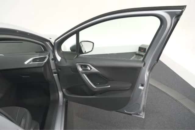 Peugeot 2008 (2018) thumbnail 50