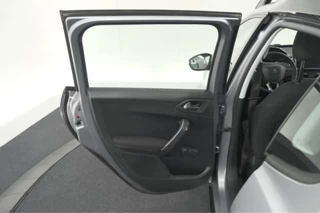 Peugeot 2008 (2018) thumbnail 51