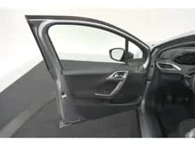 Peugeot 2008 (2018) thumbnail 52