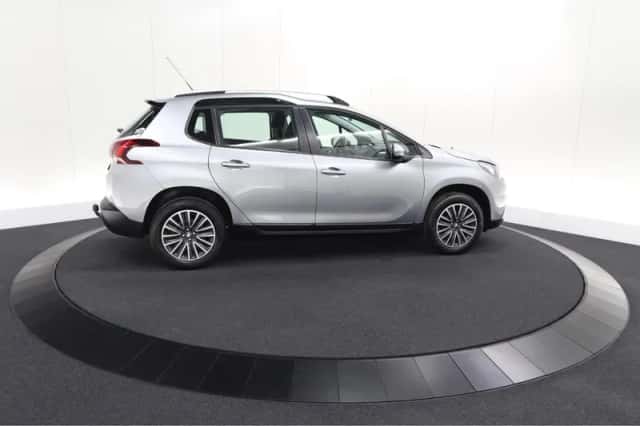Peugeot 2008 (2018) thumbnail 8