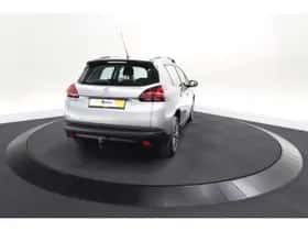 Peugeot 2008 (2018) thumbnail 9
