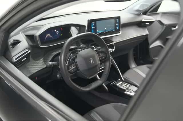 Peugeot 208 (2022) thumbnail 2