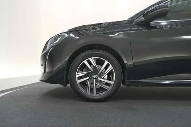 Peugeot 208 (2022) thumbnail 14