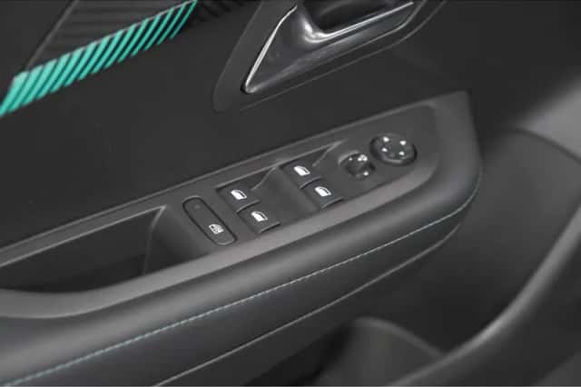 Peugeot 208 (2022) thumbnail 20