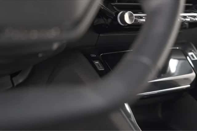 Peugeot 208 (2022) thumbnail 38