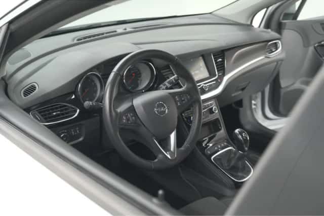 Opel Astra (2022) thumbnail 2