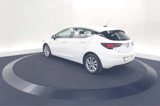Opel Astra (2022) thumbnail 11