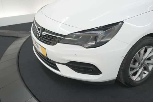 Opel Astra (2022) thumbnail 13