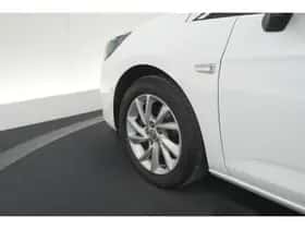 Opel Astra (2022) thumbnail 16