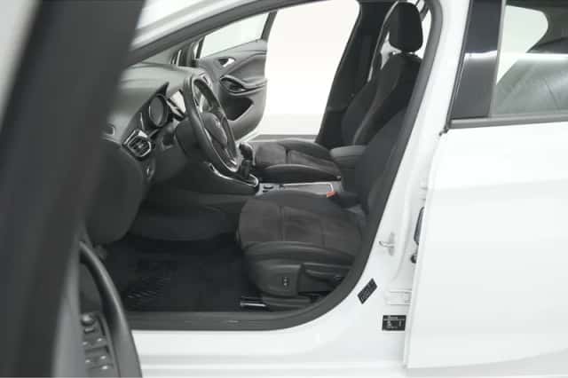 Opel Astra (2022) thumbnail 21