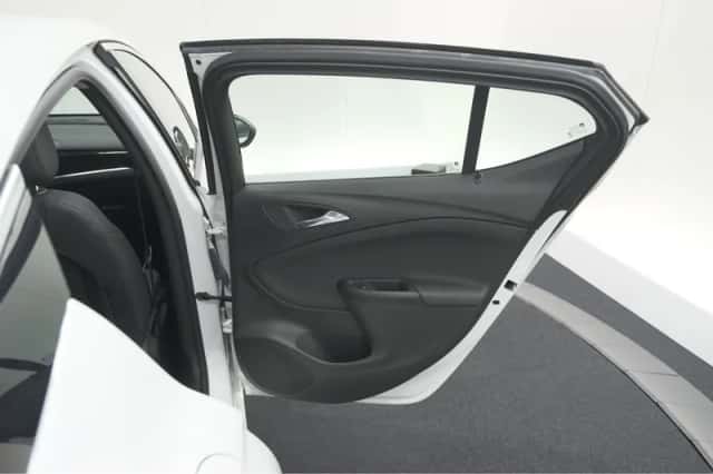 Opel Astra (2022) thumbnail 54