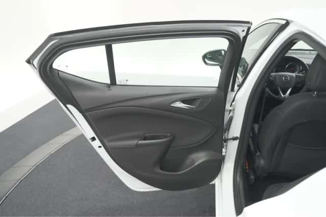 Opel Astra (2022) thumbnail 56