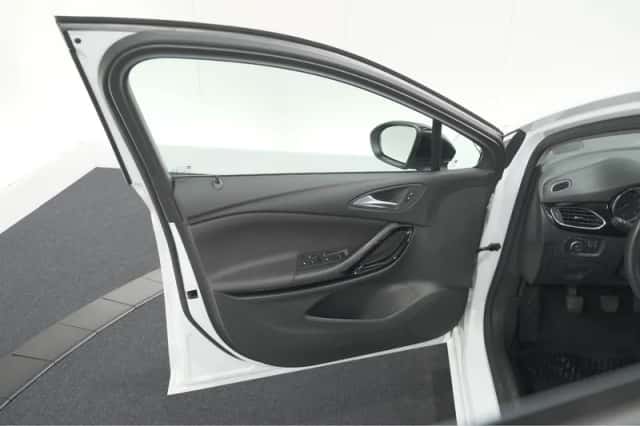 Opel Astra (2022) thumbnail 57