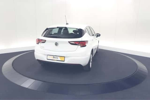 Opel Astra (2022) thumbnail 9