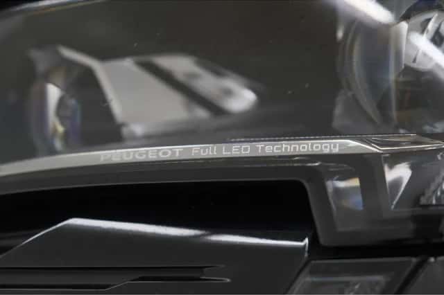 Peugeot 5008 (2022) thumbnail 17